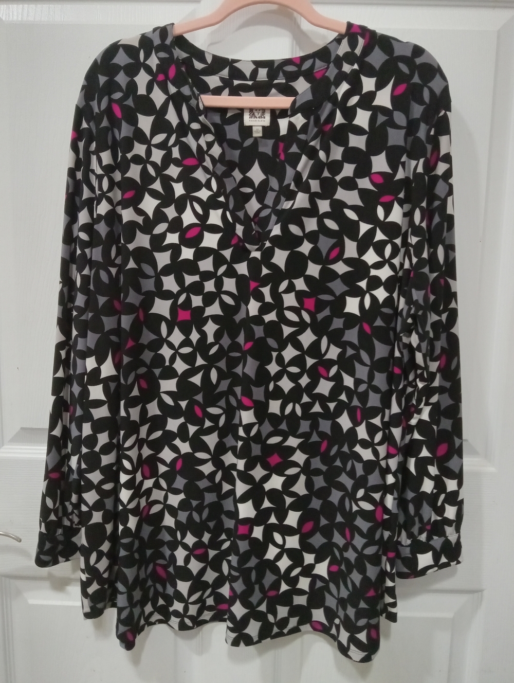 Anne Klein Black, White & Pink Geometric Long Sleeve Blouse
